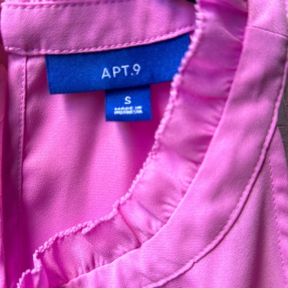 Sleeveless blouse with Ruffle detail - Picture 4 of 4